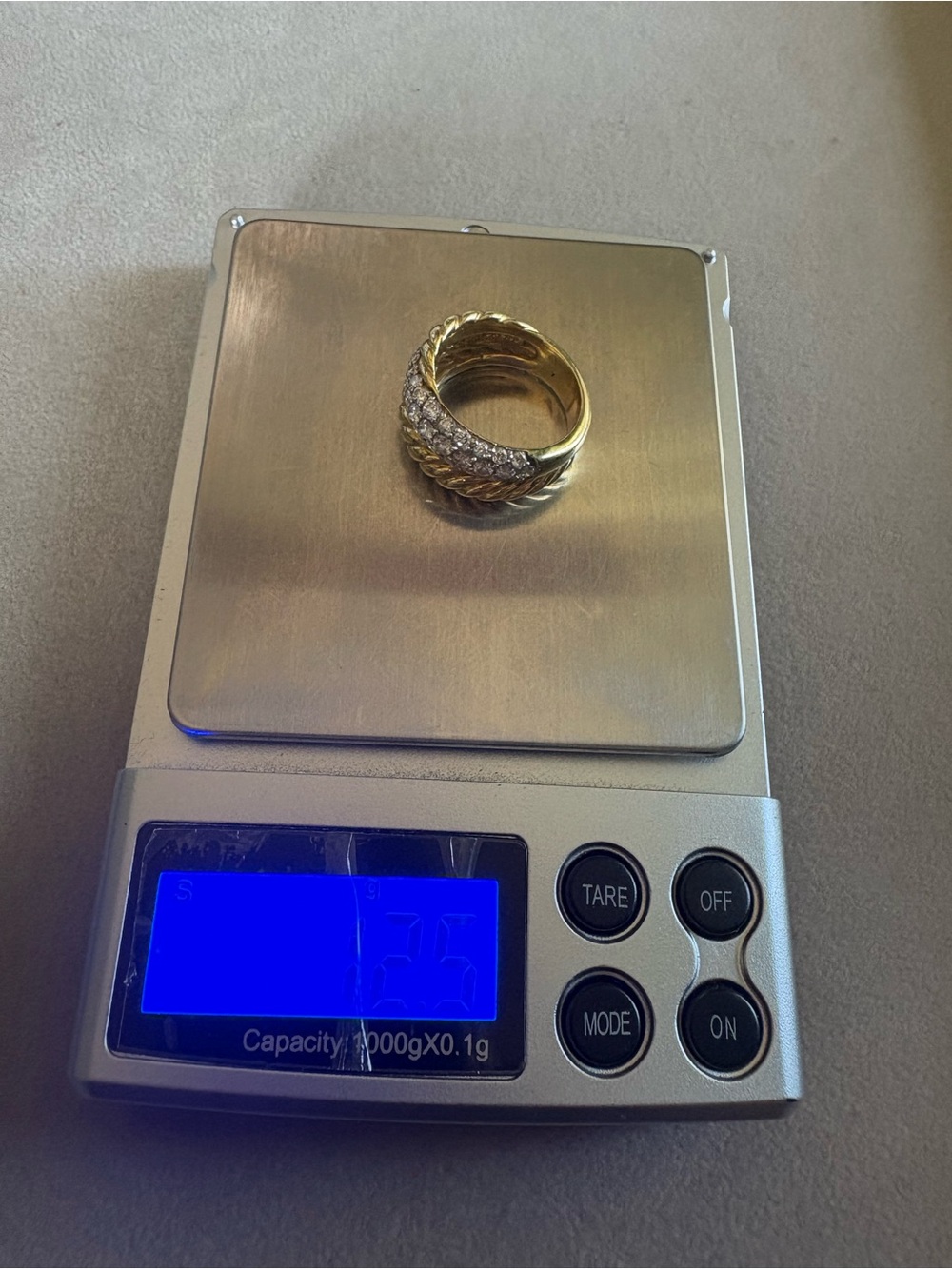 David Yurman 18K Gold Band Ring with Pavé Diamond - Picture 10 of 13